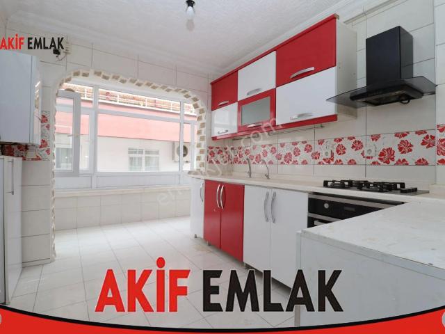 Akif'ten Topçu'da 3+1 Katta Ön Cephe Geniş Kiralık Daire