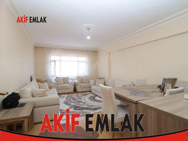 Akif'ten Topçu'da Pazar/okullar/sağlık Ocağı Yakını 3+1 Satılık