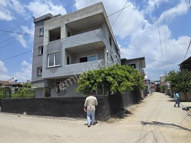 Şakirp. Uçak Mh. Tek Tapu Köşe Başı Acil Satıl 3 Katlı Müstakil