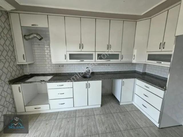 Şakirpaşa Mah.de 4+1 K.mutfak Ebeveyn Banyolu Kiralık Müstakilev