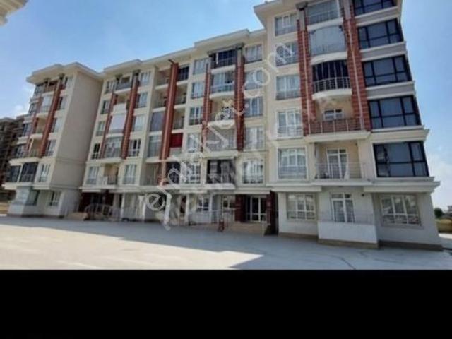 Akkubbe Konutlarında Satılık 3+1 Hisse