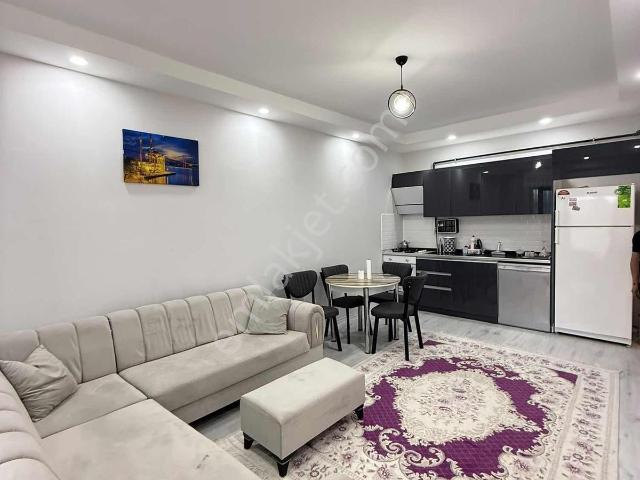 Akkul Emlak'tan Hastane Arkası Full Eşyalı 1+1 Geniş Daire