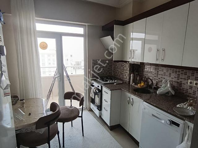 Akkent Mahallesı Mıllet Camı Cıvarı Satılık Ara Kat 2 + 1 Daıre