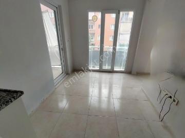 Akkonakda Aile Binasında Eşyasız 50m2 2+1 Kiralık Daire