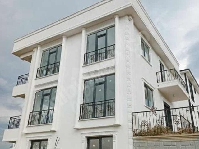 AKKÖY ŞAHİN TEPESİNDE DENİZ MANZARALI 6+1 SATILIK LÜKS VİLLA.