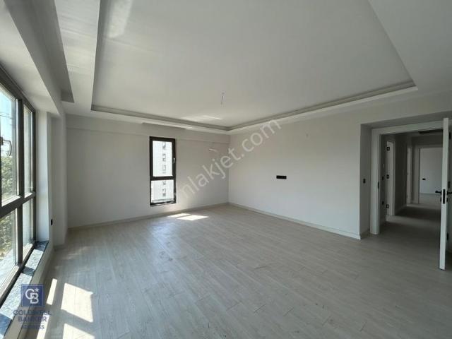 Akpınar Ak Yükselen Zirve 4 Sitesinde 3+1 Kiralık Daire