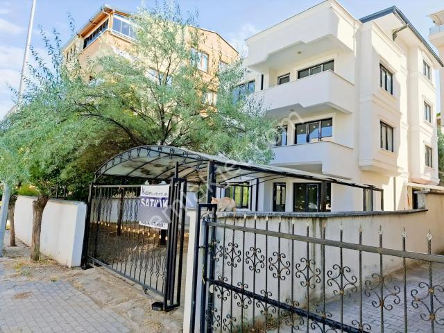 Akpınarda 377m2 Arsa Paylı 6+2 Sıfır Müstakil Fırsat Villa