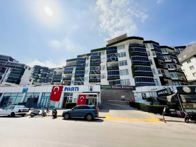 Akram'dan Falez Evlerinde Deniz Manzaralı Kiralık Daire