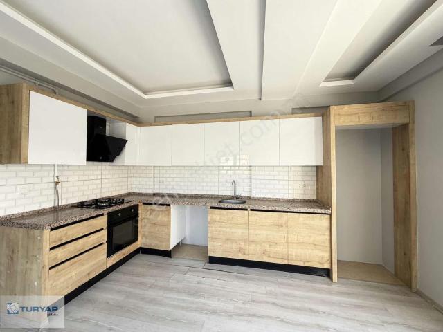 Şakran Merkezde Minimal Hayatlık Asansörlü Kiralık 2+1 Daire