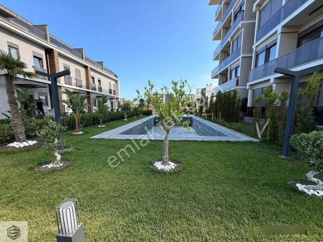 Aksu Altıntaş Havuzlu Kapalı Otoparklı Site'de 1+1 Daire