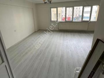 Aksan Emlak'tan Çarşı Merkezde 3+1 Satılık Daire !