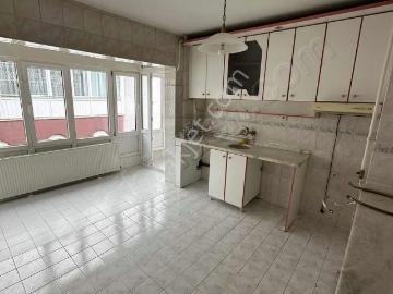 Aksan Emlak'tan Buhara Cad Üzerinde 3+1 Bakımlı Kiralık Daire!