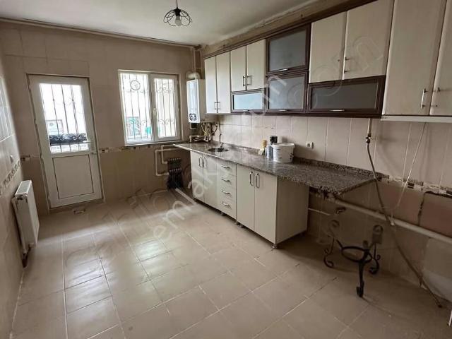 Aksan Emlak'tan Sularbaşı Mah. Kiralık Bakımlı 3+1 Daire!