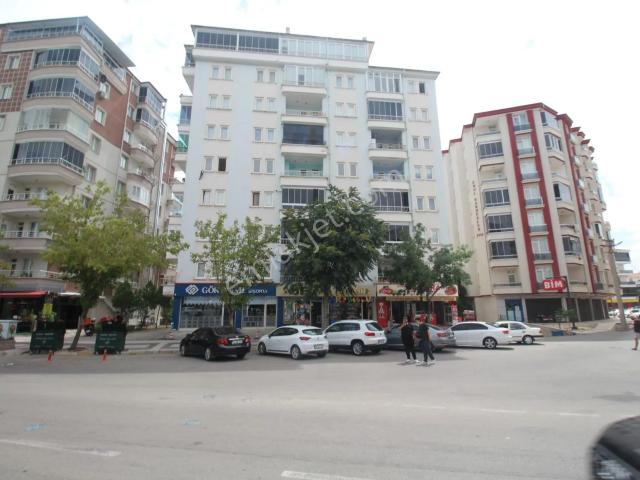 Aksaray Merkez De 40 Metrelik Yol Üzerin De 3+1 Kiralık Daire