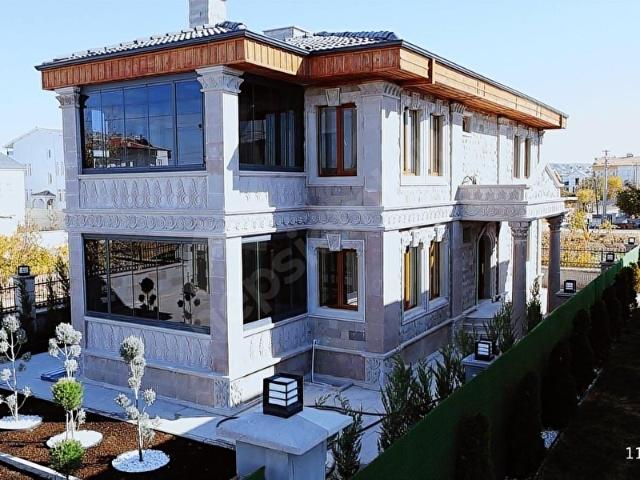 AKSARAY ÇİFTLİK MAHALLESİNDE SATILIK TAŞKONAK VİLLA