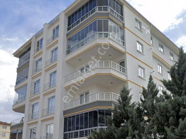 Aksaray Kurtuluşta Ana Cadde Üzeri Kiralık 3+1 Daire