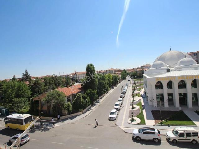Aksaray Kılıçaslanda Efor Avm Karşısı 3+1 Sobalı Kiralık Dai