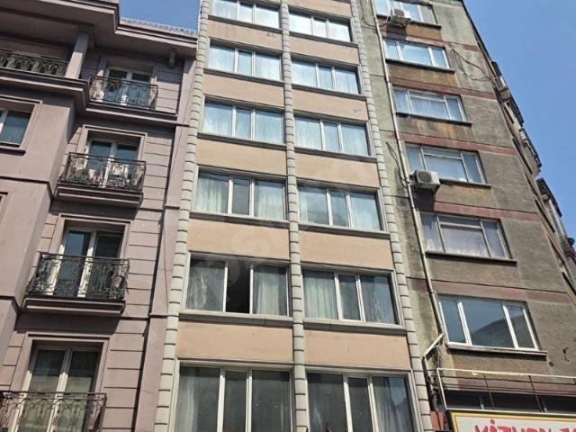 AKSARAY YENİKAPIDA 35 YATAKLI 7 KATLI BOŞ OTEL FIRSATI! 180.000.000 TL