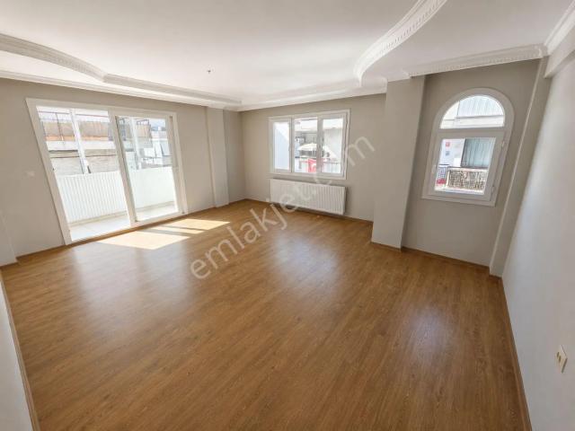 Aksoy’da Sahile 10 Dakika Yenilenmiş 3+1 Kiralık Daire