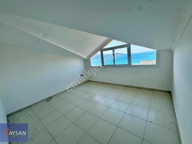 Aksoy Konakları'nda Deniz Manzaralı Kiralık 3+1 Dubleks Daire