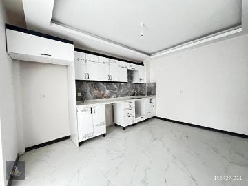 AKSOY'DAN FERİDUNÇELİK MAH CAD ÜZERİ KÖK TAPU KATTA YAPILI DAİRE