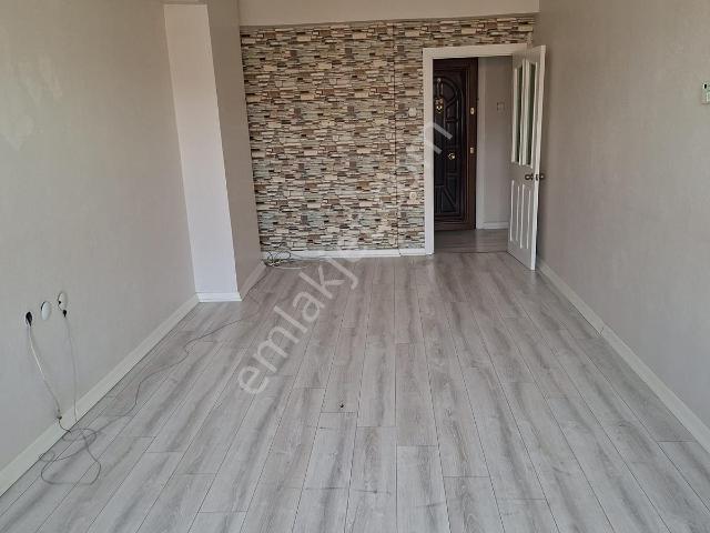 Aksoydan Reşadiyede Kiralık 3+1 Bakımlı Güzel Daire