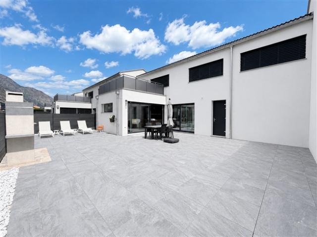 Aktuelle Villa mit Garage und Hauptsuite in Saillon