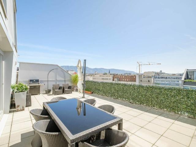 Aktuelles Penthouse mit großen Terrassen in Petit Saconnex