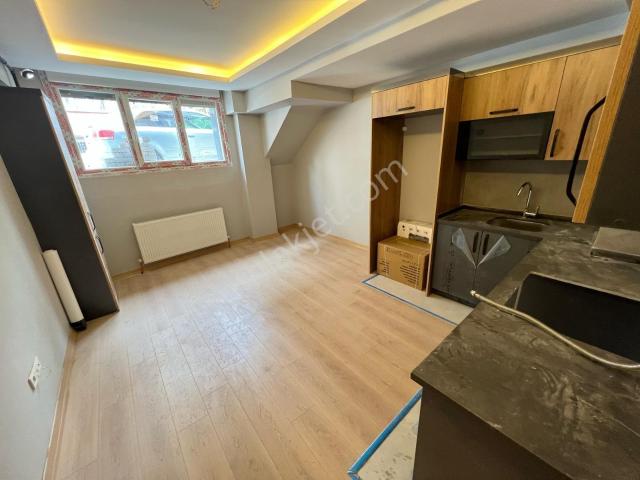 Aktaş'tan Yeni Yapılı Sıfır Binada Asansörlü 1+1 Lüx Daire