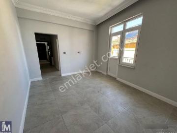Aktekke Meydanı Karşısı Bakımlı Arakat Kiralık Daire