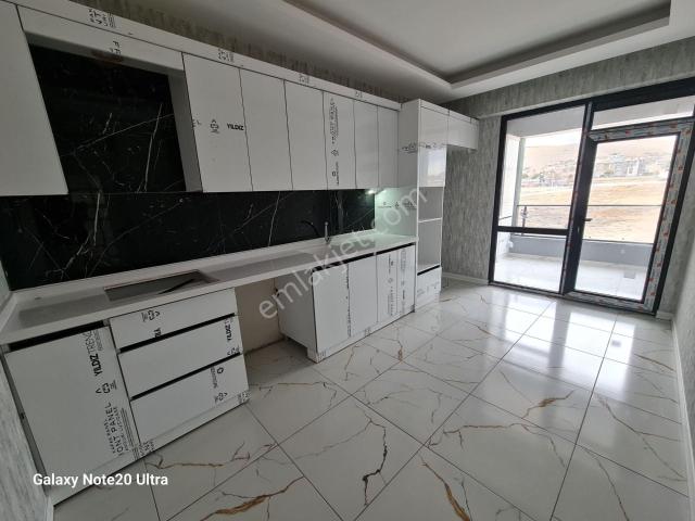 Aktel Gayri Menkulden Selahatin Eyubi Mahhallesi Mete Konakları Yanı Satılık 3+1 Daire