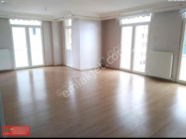 Aktif Emlak'tan Genç Binada Cadde Üzeri 3+1 140m2 Satılık Daire