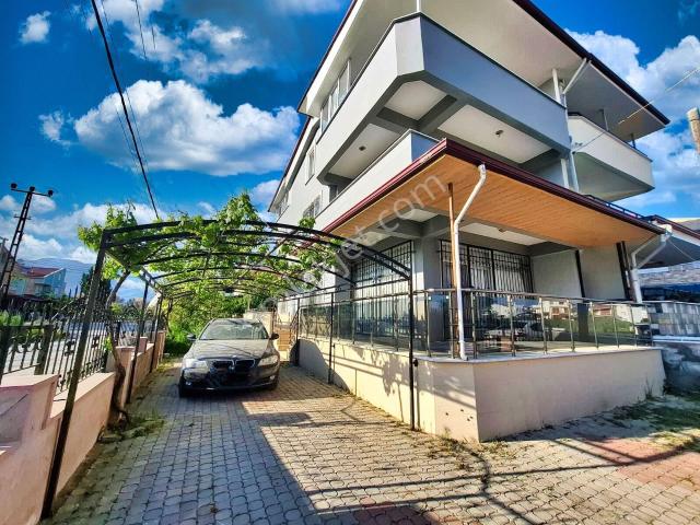 aktiften Tahtakuşlarda Satılık Denize 230m Otoparklı Harika 6+1 Müstakil Ev