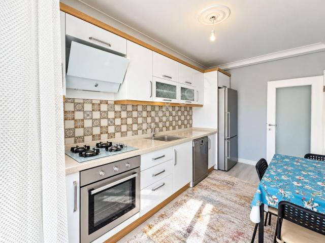 Aktif'ten Tuzcumurat'ta Satılık 3+1 Harika Konumlu 7 Yaşında Geniş Daire