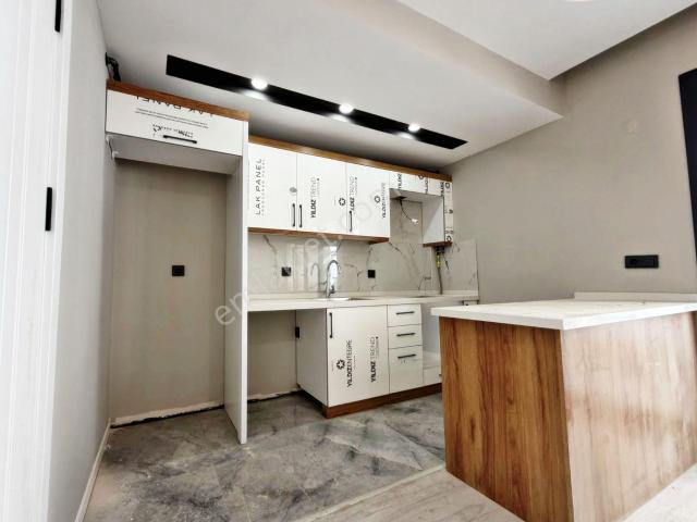Aktif'ten Tuzcumuratta Satılık Ön Cephe Otoparklı Arakat Lüx 2+1 Daire