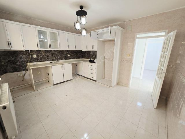 Aktif'ten Yılmazalar Dugun Salonu Karsısı On Cephe Kiralık 3+1