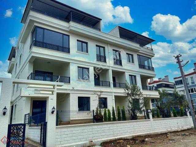 ▀▄▀aktiften Zeytinli'de Hem Bahçeli Hem Konforlu Modern 1+1daire