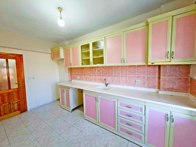 aktiften Altınkumda Ön Cephe Ayrı Mutak Arakat Kiralık 2+1daire