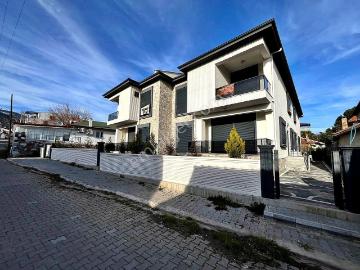 Aktiften Kızılkeçili'de Oksijen Deposu Harika Şık Tasarımlı Yerden Isıtmalı Sıfır 4+1 Villa
