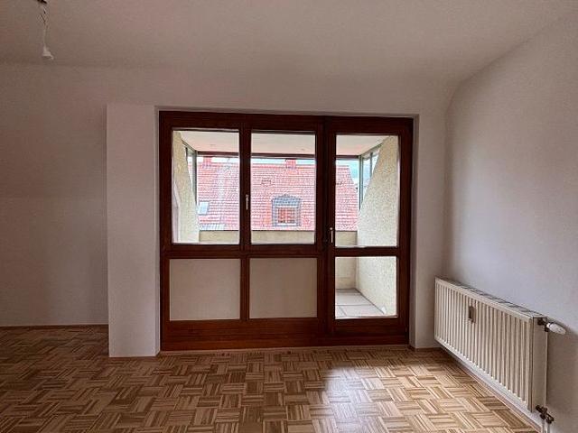 AKTION: 1/2 Miete für die ersten 6 Monate Helle 2 Zimmer im Dachgeschoss mit Loggia