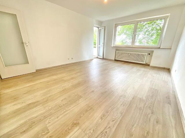 Aktion! 1. Monat mietfrei! Schöne und große 2 Zimmerwohnung plus Esszimmer
