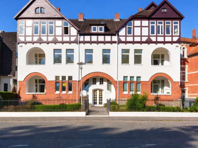 Aktion * Sanierte 4 Zimmer DG Jugendstilwohnung trifft Moderne – direkt am Ernst Ehrlicher Park