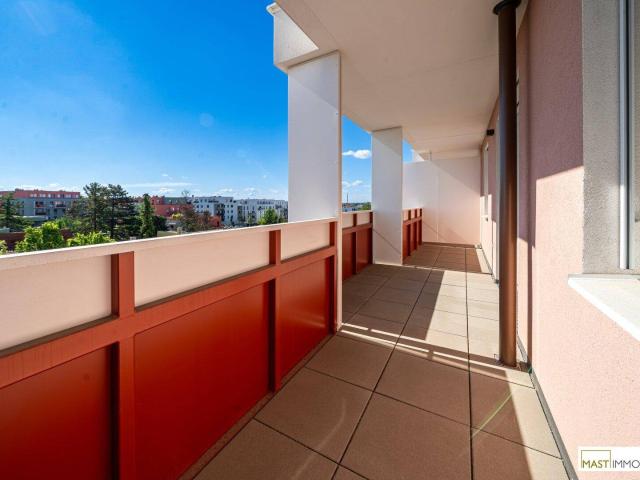 2 Zimmer Wohnung mit 12qm Balkon!