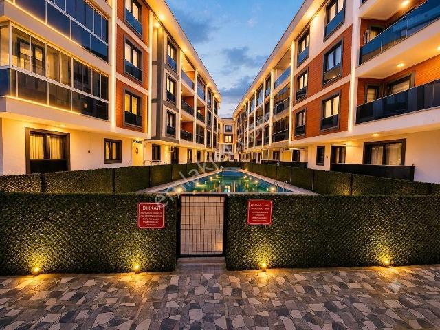 Akti'ten Akçay'da Satılık Havuzlu,otoparklı Denize Yakın Lüx 1+1daire