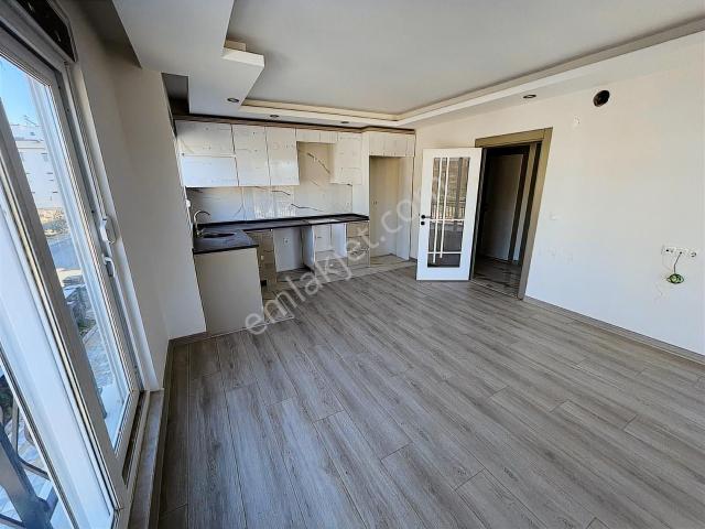 Aktoprak Tramvaya,okula Yakın memur Veya Memur Kefil Kiralık