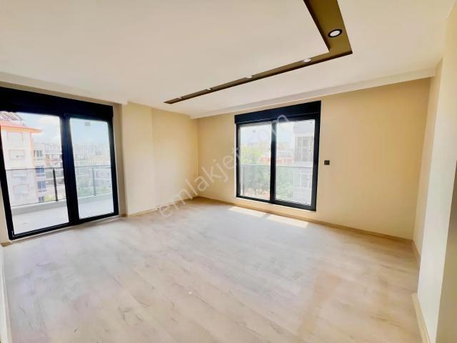 Aktoprak Mahallesinde Sıfır Giyinme Odalı 2+1 Önü Açık Daire