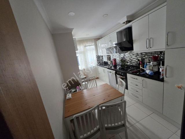 Akyüz Sk'ta Sahibinden 3+1 Full Yapılı Eşyasız Daire