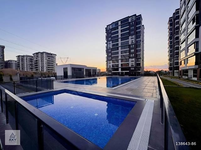 AKY EMLAK'TAN ÇORLU HÜRRİYETTE 2+1 SATILIK DAİRE
