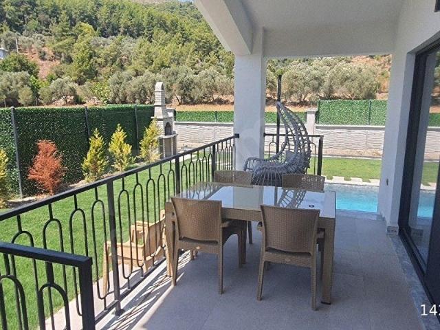 Akyaka'ya 10 dk Ataköyde 125 m Dubleks Villa