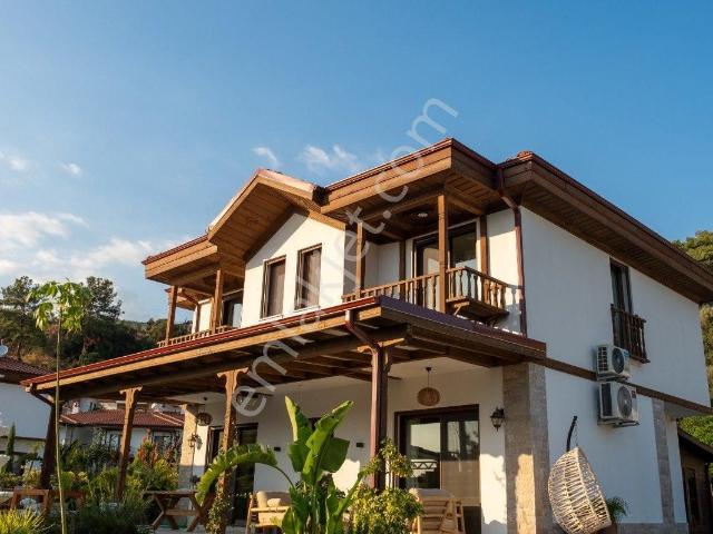 Akyaka gökova’da Müstakil 750 M2.arsaiçersinde Havuzlu Villa